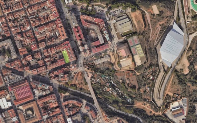 Ubebygd land til salgs i Barcelona by - € 1 600 000 (Ref: 9989102)