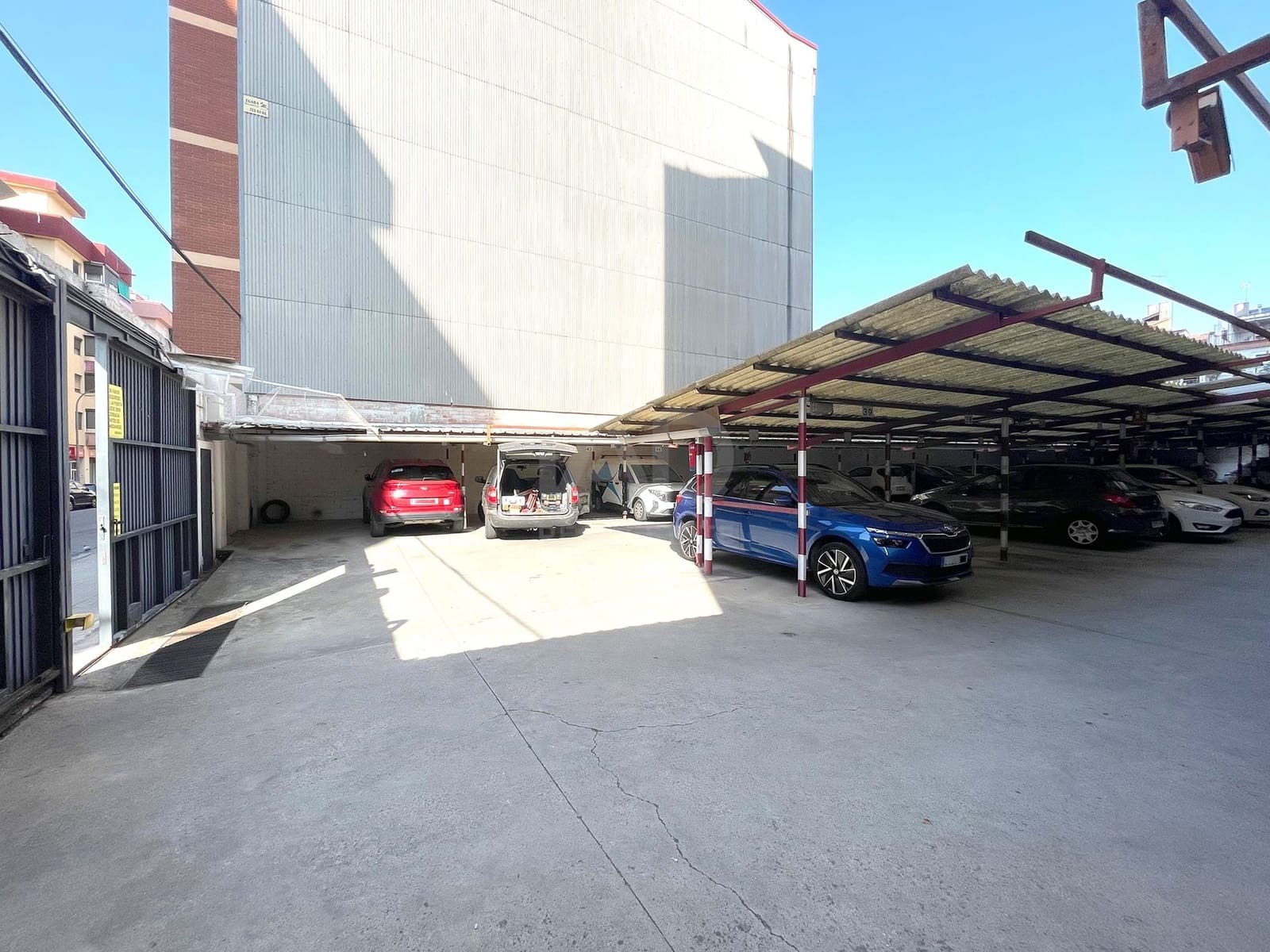 Ubebygd land til salgs i Barcelona by - € 1 600 000 (Ref: 9989102)
