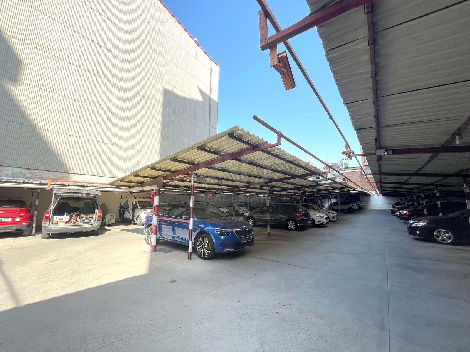 Ubebygd land til salgs i Barcelona by - € 1 600 000 (Ref: 9989102)