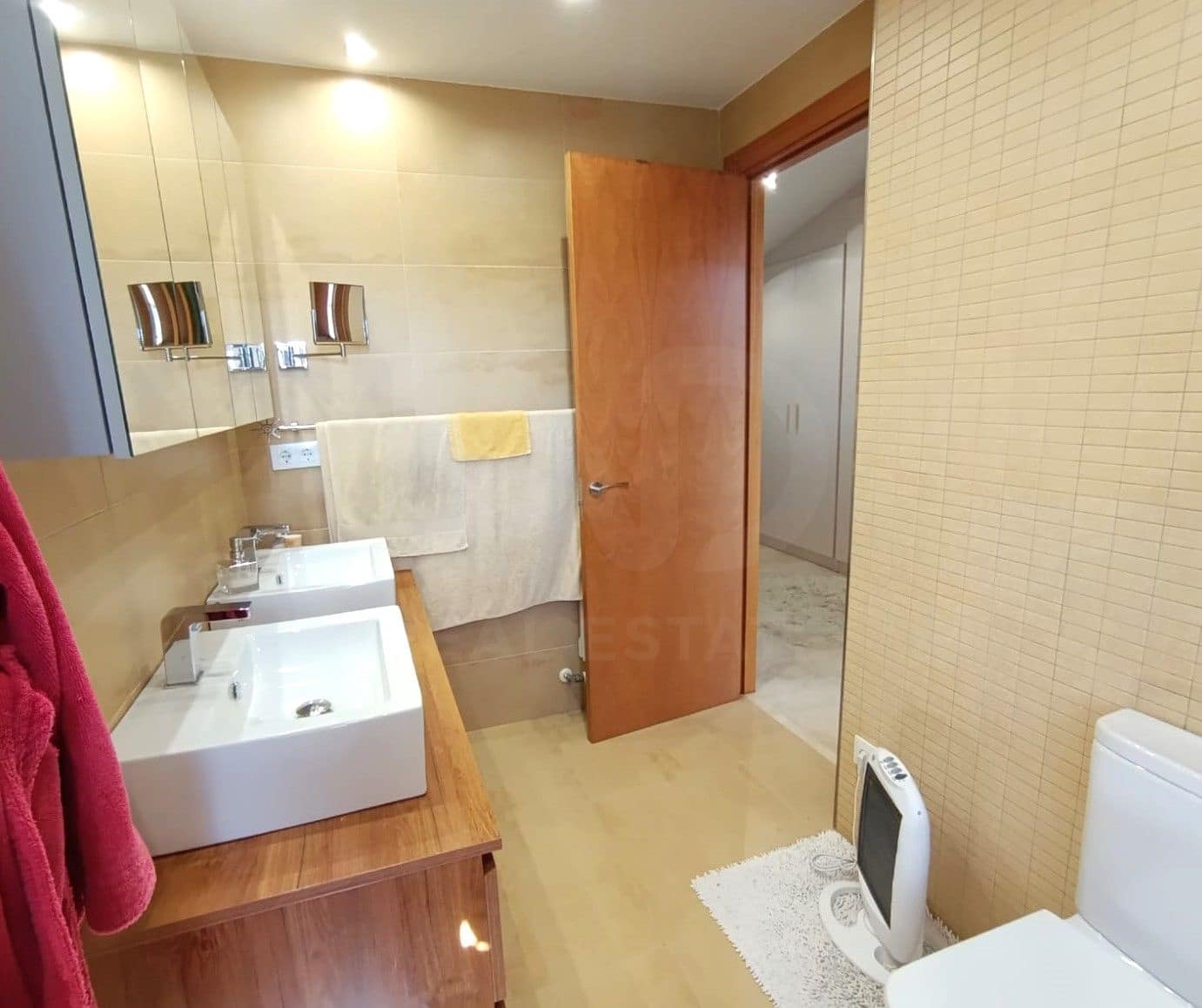 5 slaapkamer Huis te koop in Barcelona stad met zwembad garage - € 595.000 (Ref: 9989107)