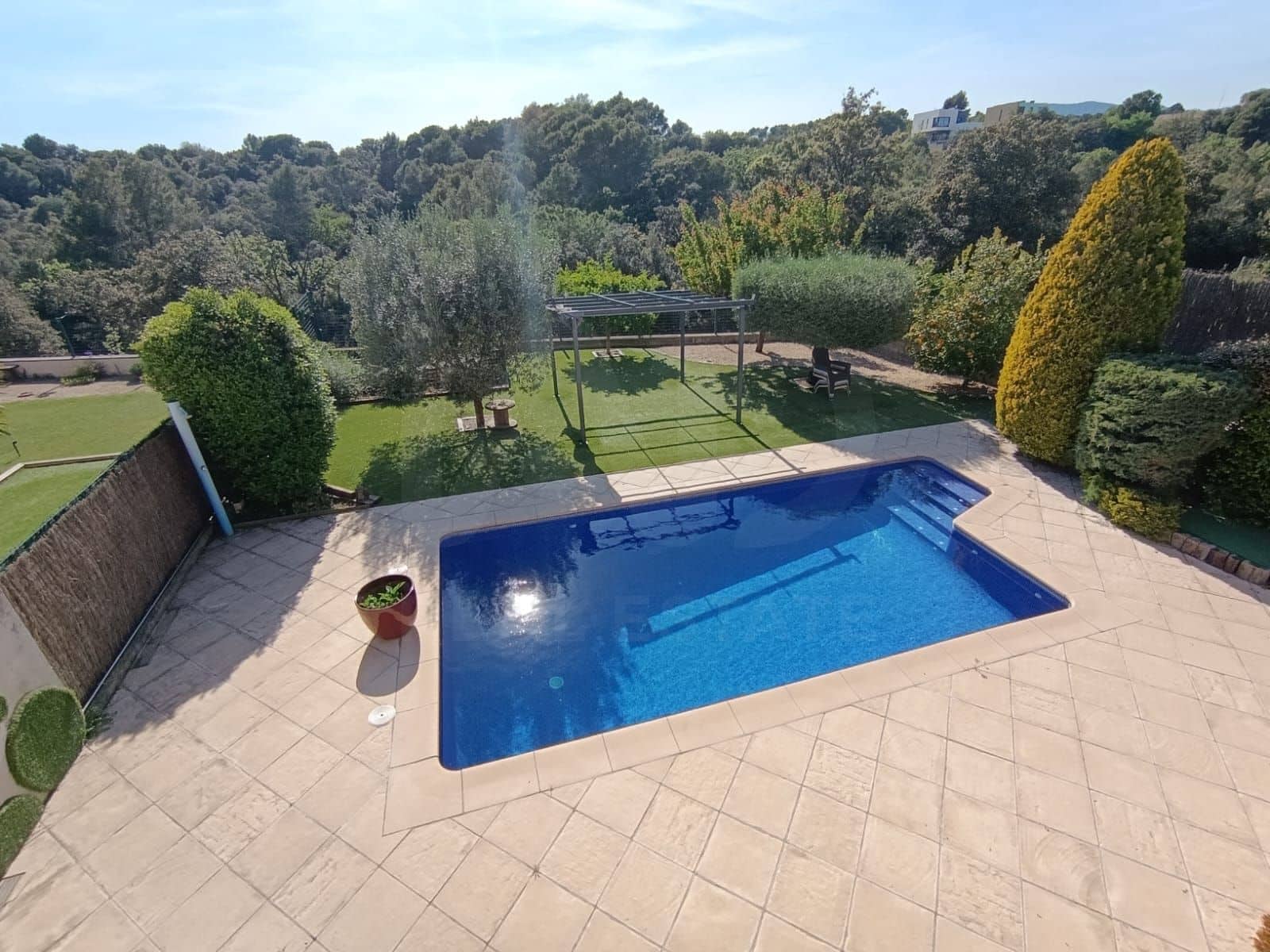 5 slaapkamer Huis te koop in Barcelona stad met zwembad garage - € 595.000 (Ref: 9989107)
