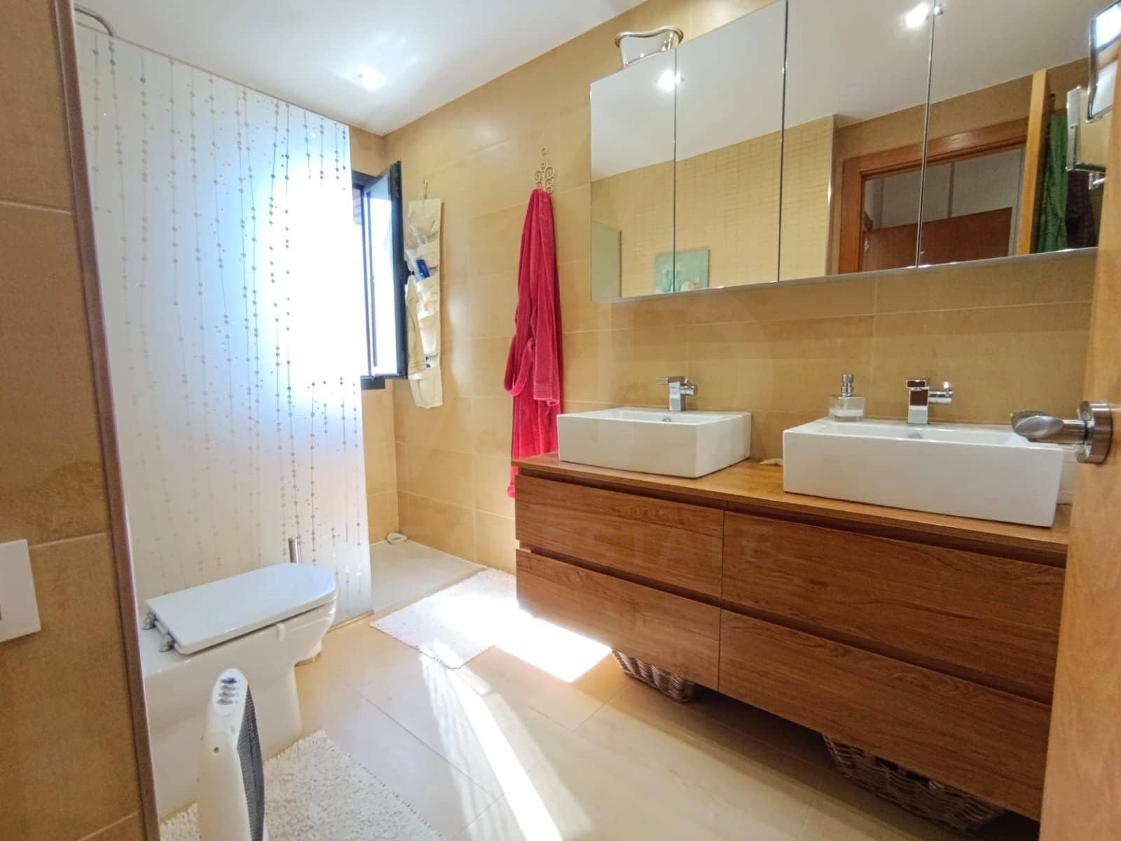 5 slaapkamer Huis te koop in Barcelona stad met zwembad garage - € 595.000 (Ref: 9989107)