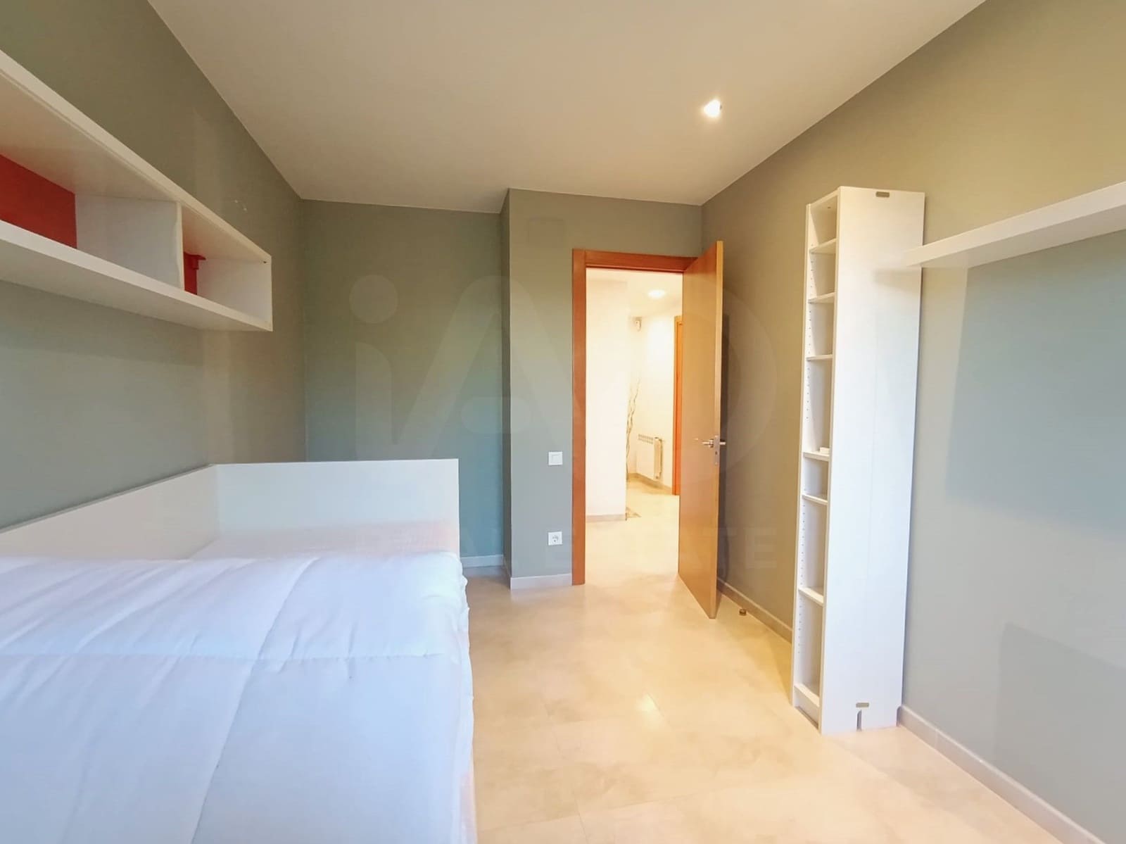 5 slaapkamer Huis te koop in Barcelona stad met zwembad garage - € 595.000 (Ref: 9989107)