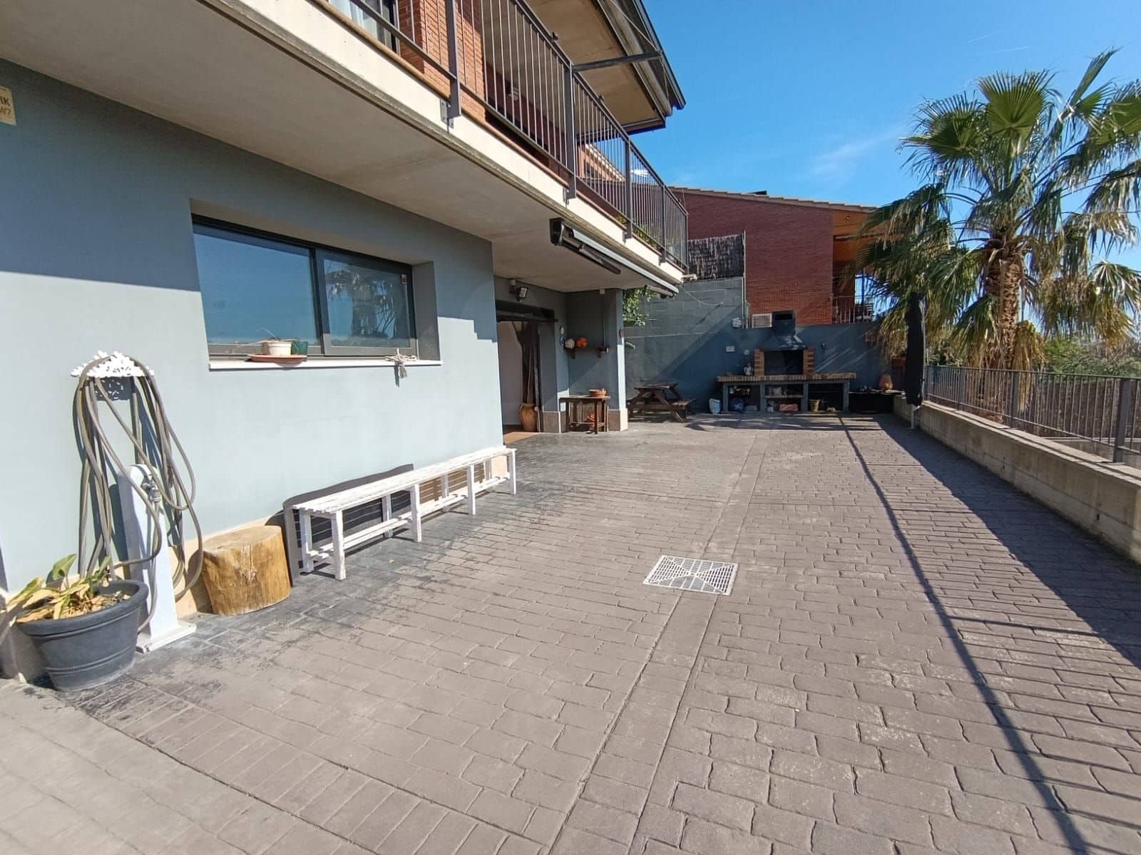 5 slaapkamer Huis te koop in Barcelona stad met zwembad garage - € 595.000 (Ref: 9989107)
