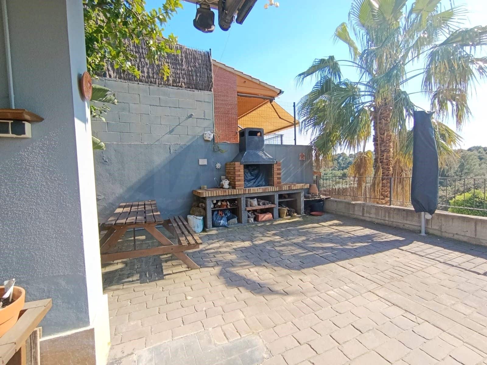 5 slaapkamer Huis te koop in Barcelona stad met zwembad garage - € 595.000 (Ref: 9989107)