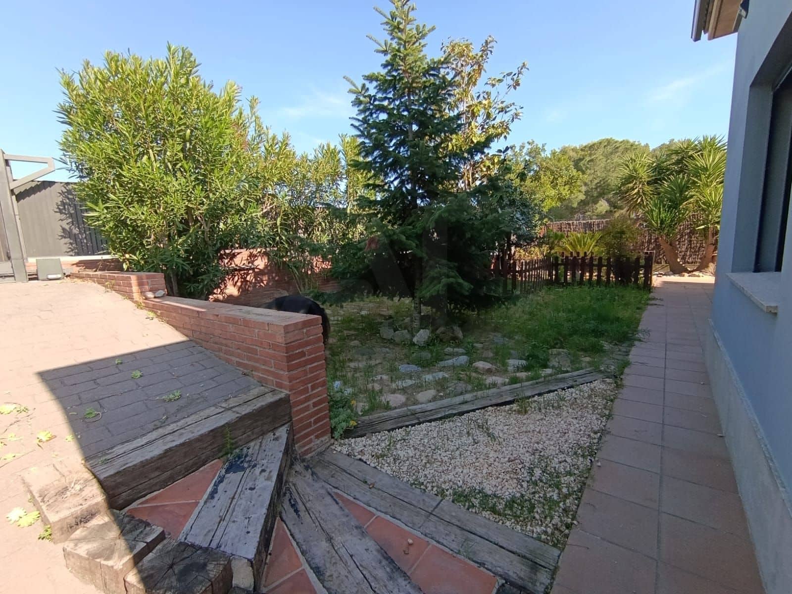5 slaapkamer Huis te koop in Barcelona stad met zwembad garage - € 595.000 (Ref: 9989107)