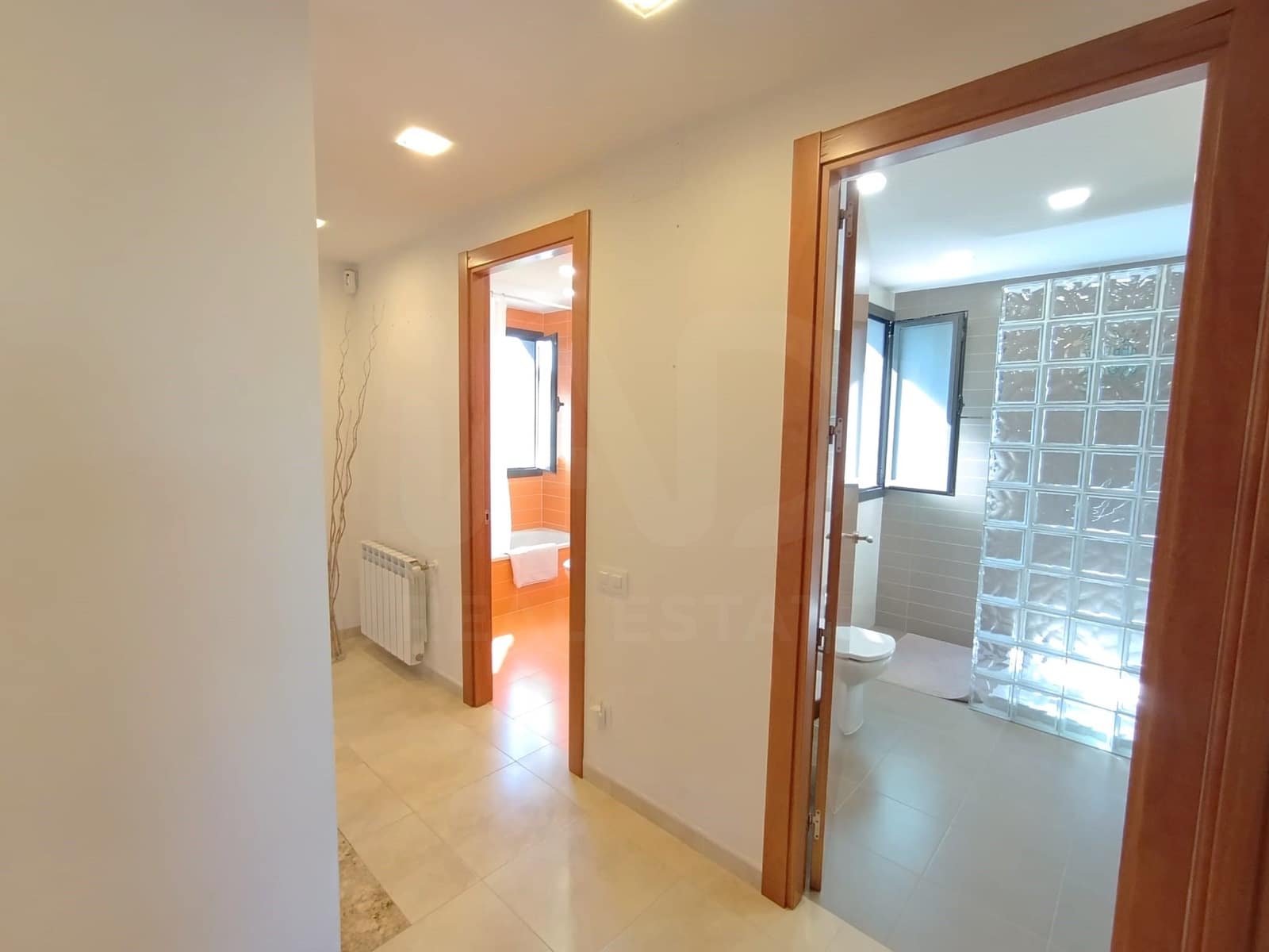 5 slaapkamer Huis te koop in Barcelona stad met zwembad garage - € 595.000 (Ref: 9989107)