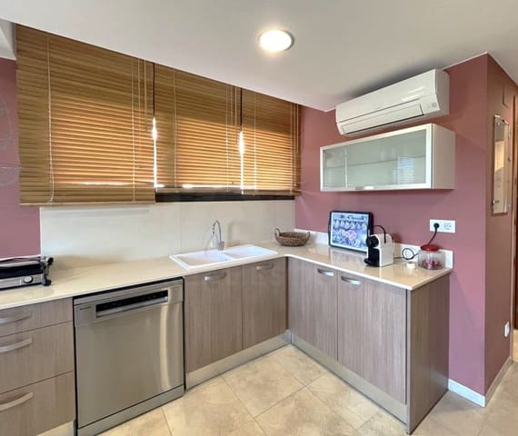 5 soverom Hus til salgs i Barcelona by med svømmebasseng garasje - € 595 000 (Ref: 9989107)