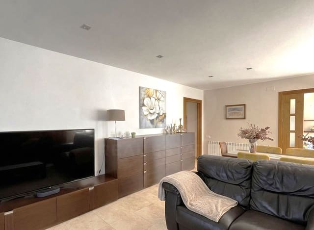 5 soverom Hus til salgs i Barcelona by med svømmebasseng garasje - € 595 000 (Ref: 9989107)