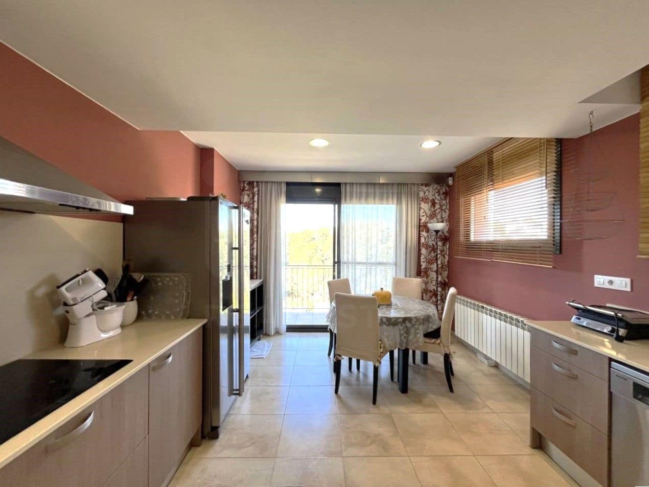 5 slaapkamer Huis te koop in Barcelona stad met zwembad garage - € 595.000 (Ref: 9989107)