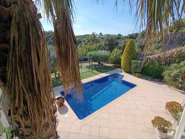 5 soverom Hus til salgs i Barcelona by med svømmebasseng garasje - € 595 000 (Ref: 9989107)
