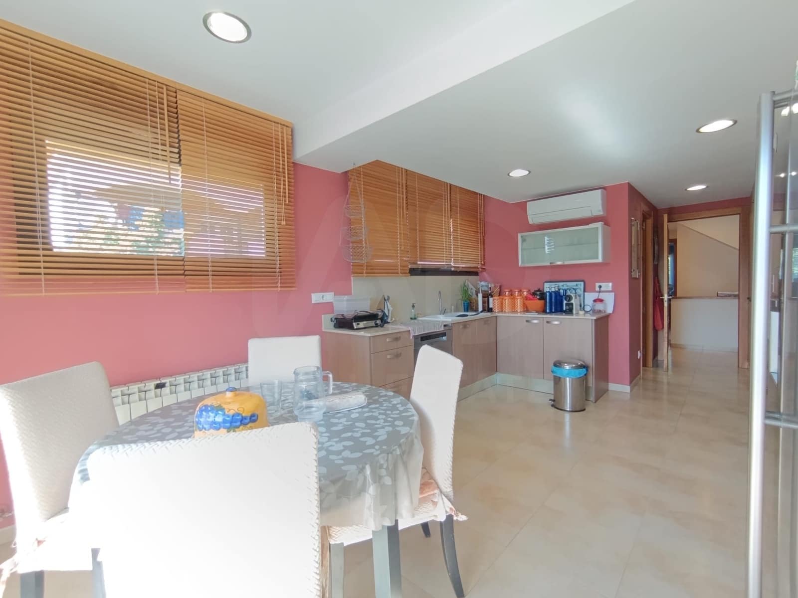 5 slaapkamer Huis te koop in Barcelona stad met zwembad garage - € 595.000 (Ref: 9989107)