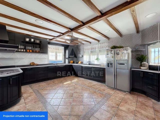 7 sovrum Hus till salu i Rincón de la Victoria med pool garage - 1 160 000 € (Ref: 9989110)