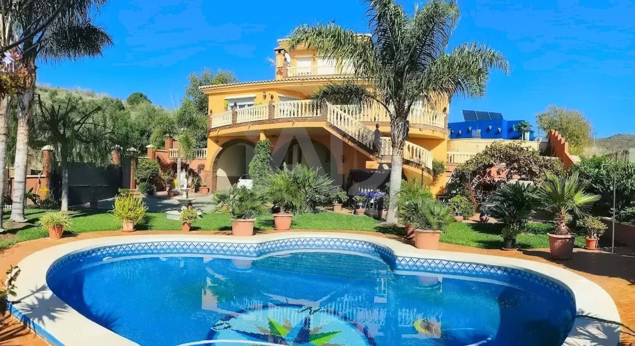7 sovrum Hus till salu i Rincon de la Victoria med pool garage - 1 160 000 € (Ref: 9989110)