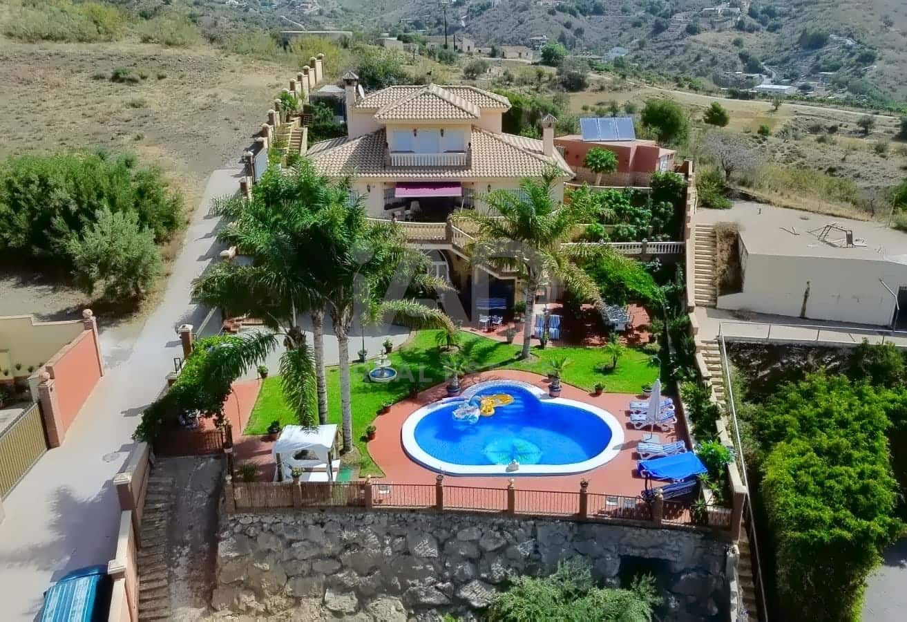 7 sovrum Hus till salu i Rincon de la Victoria med pool garage - 1 160 000 € (Ref: 9989110)