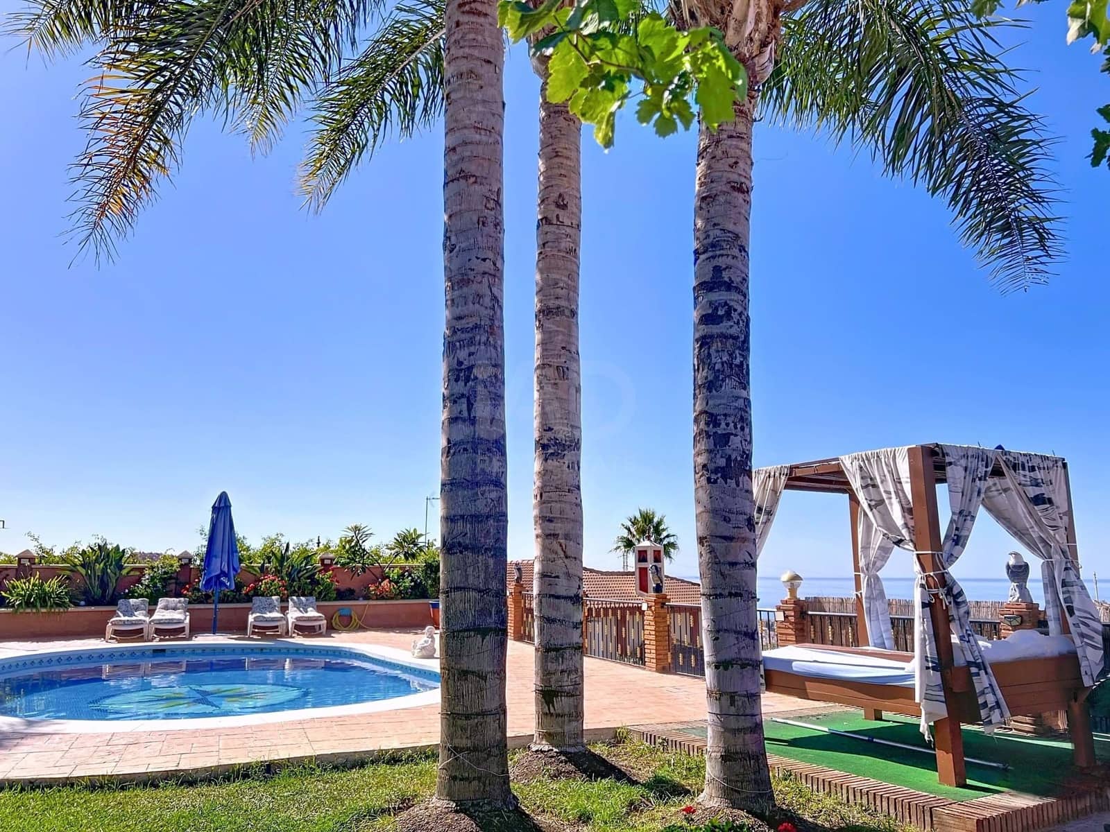 7 sovrum Hus till salu i Rincon de la Victoria med pool garage - 1 160 000 € (Ref: 9989110)