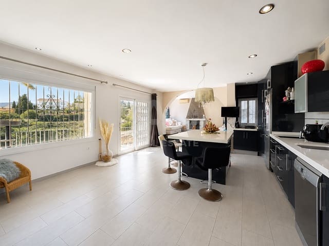 2 soverom Hus til salgs i Benajarafe, Vélez-Málaga med svømmebasseng garasje - € 659 000 (Ref: 9989121)