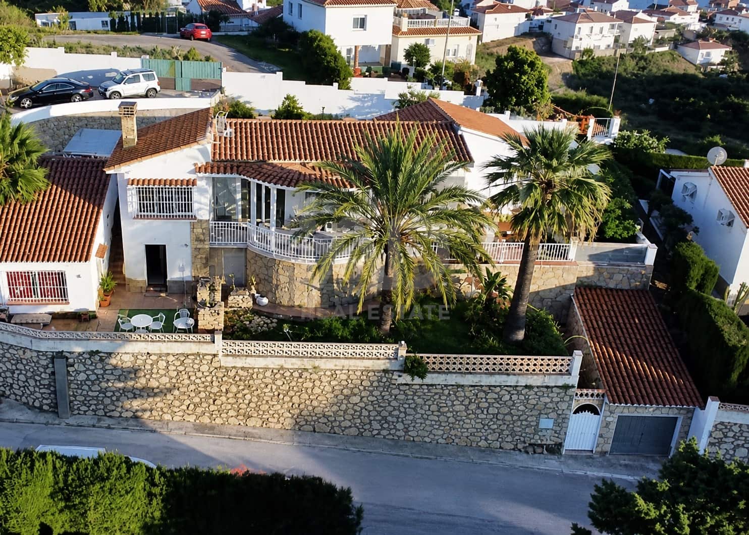 2 soverom Hus til salgs i Benajarafe med svømmebasseng garasje - € 659 000 (Ref: 9989121)