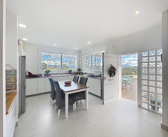 5 bedroom Finca/Country House for sale in Alhaurín el Grande with pool - € 545,000 (Ref: 9989122)
