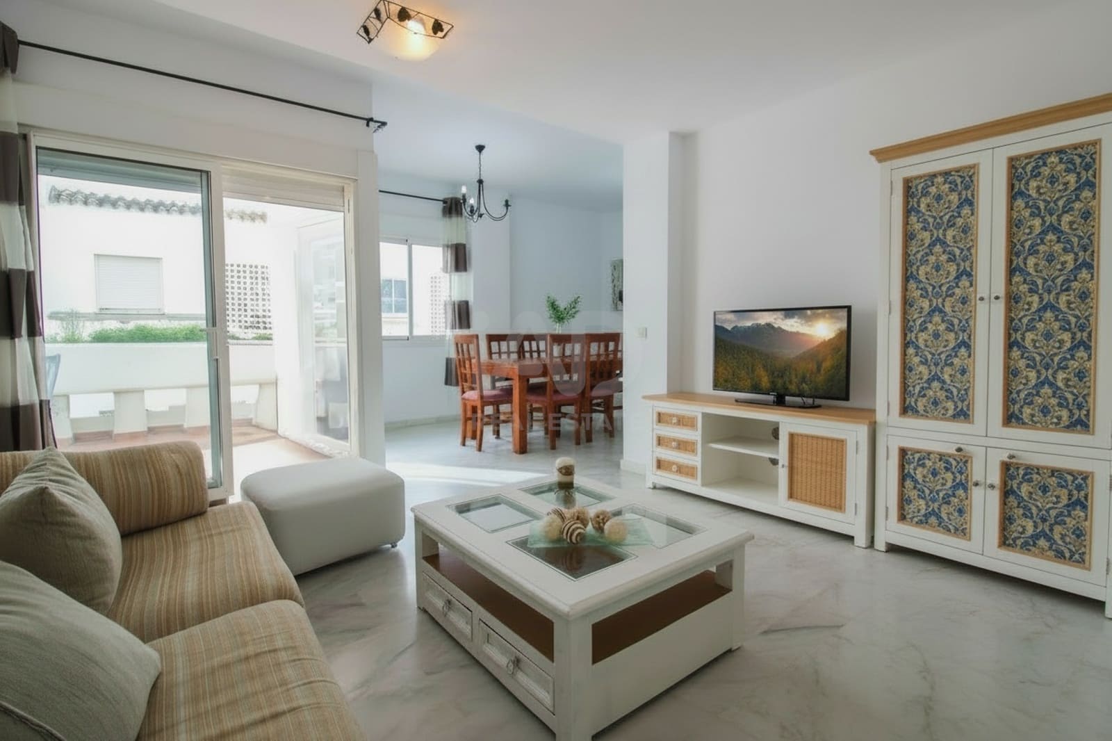 3 soverom Leilighet til salgs i Estepona med svømmebasseng garasje - € 315 000 (Ref: 9989130)