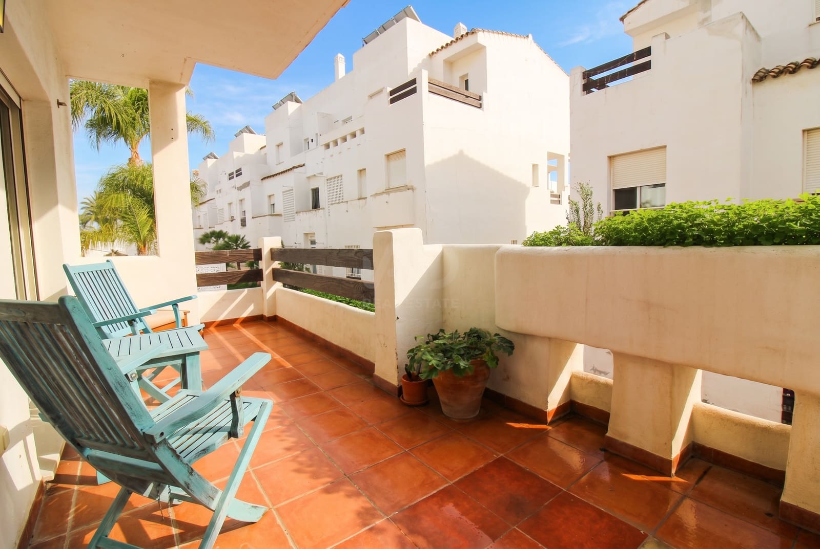 3 soverom Leilighet til salgs i Estepona med svømmebasseng garasje - € 315 000 (Ref: 9989130)