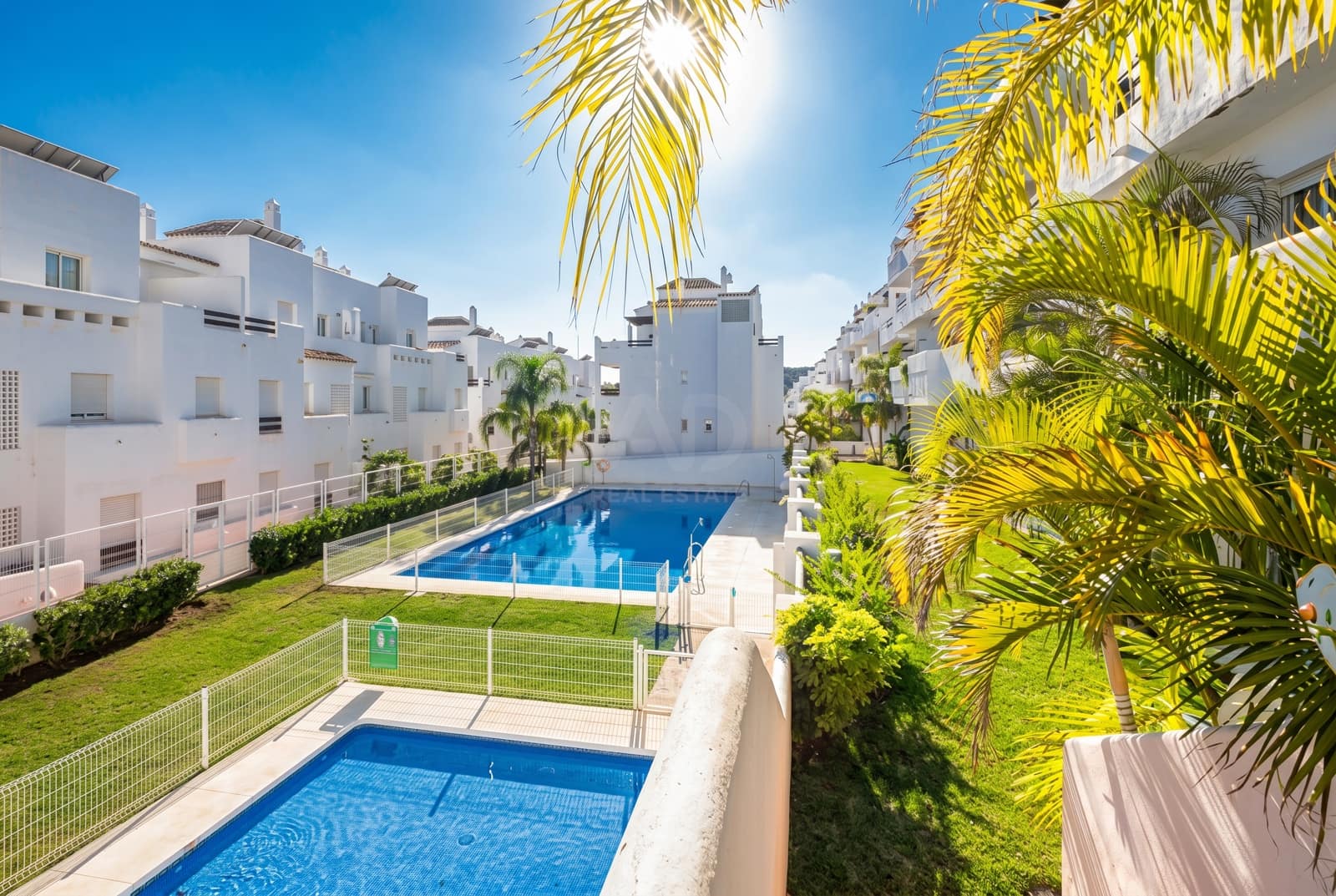 3 soverom Leilighet til salgs i Estepona med svømmebasseng garasje - € 315 000 (Ref: 9989130)