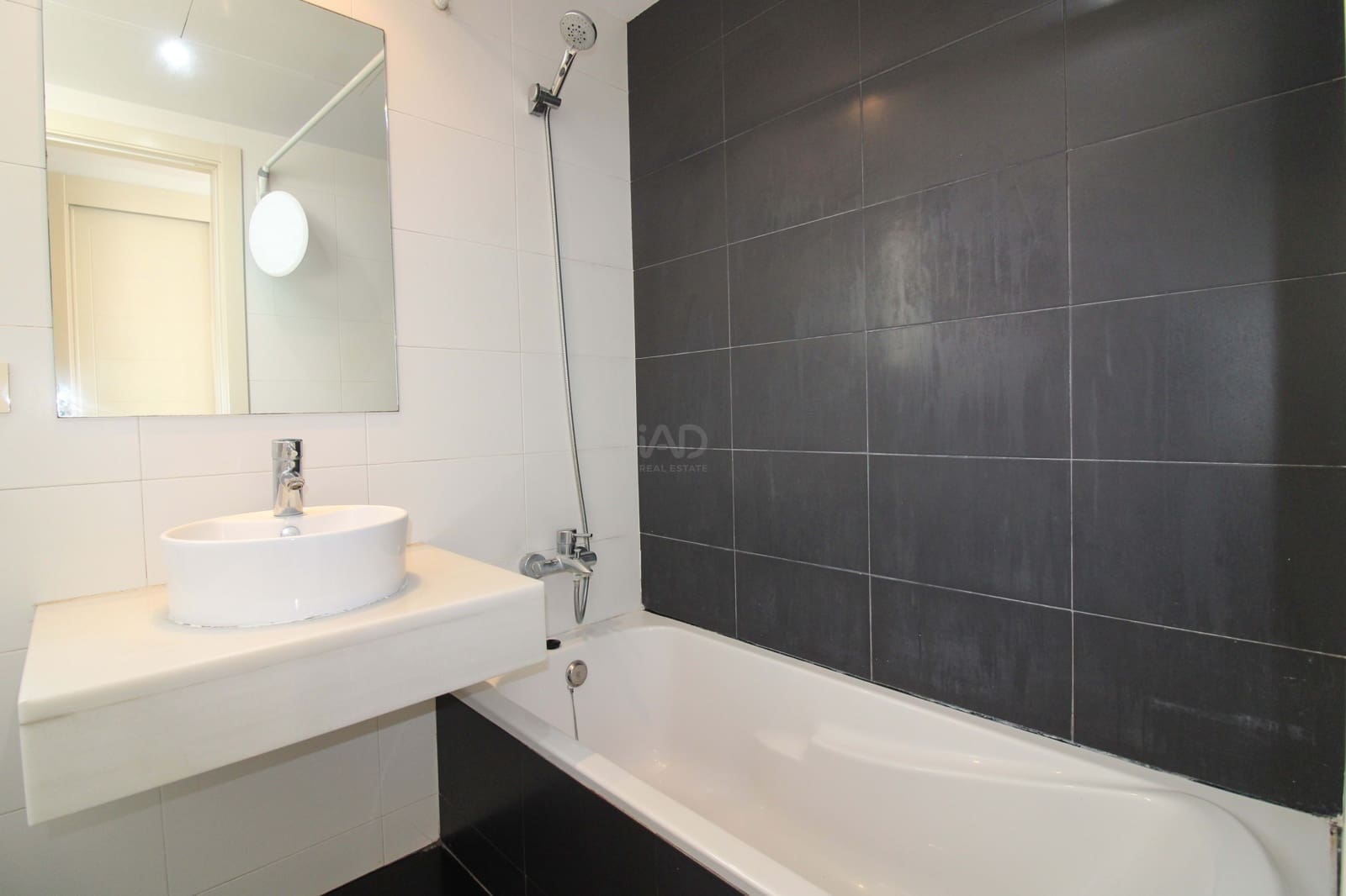 3 soverom Leilighet til salgs i Estepona med svømmebasseng garasje - € 315 000 (Ref: 9989130)