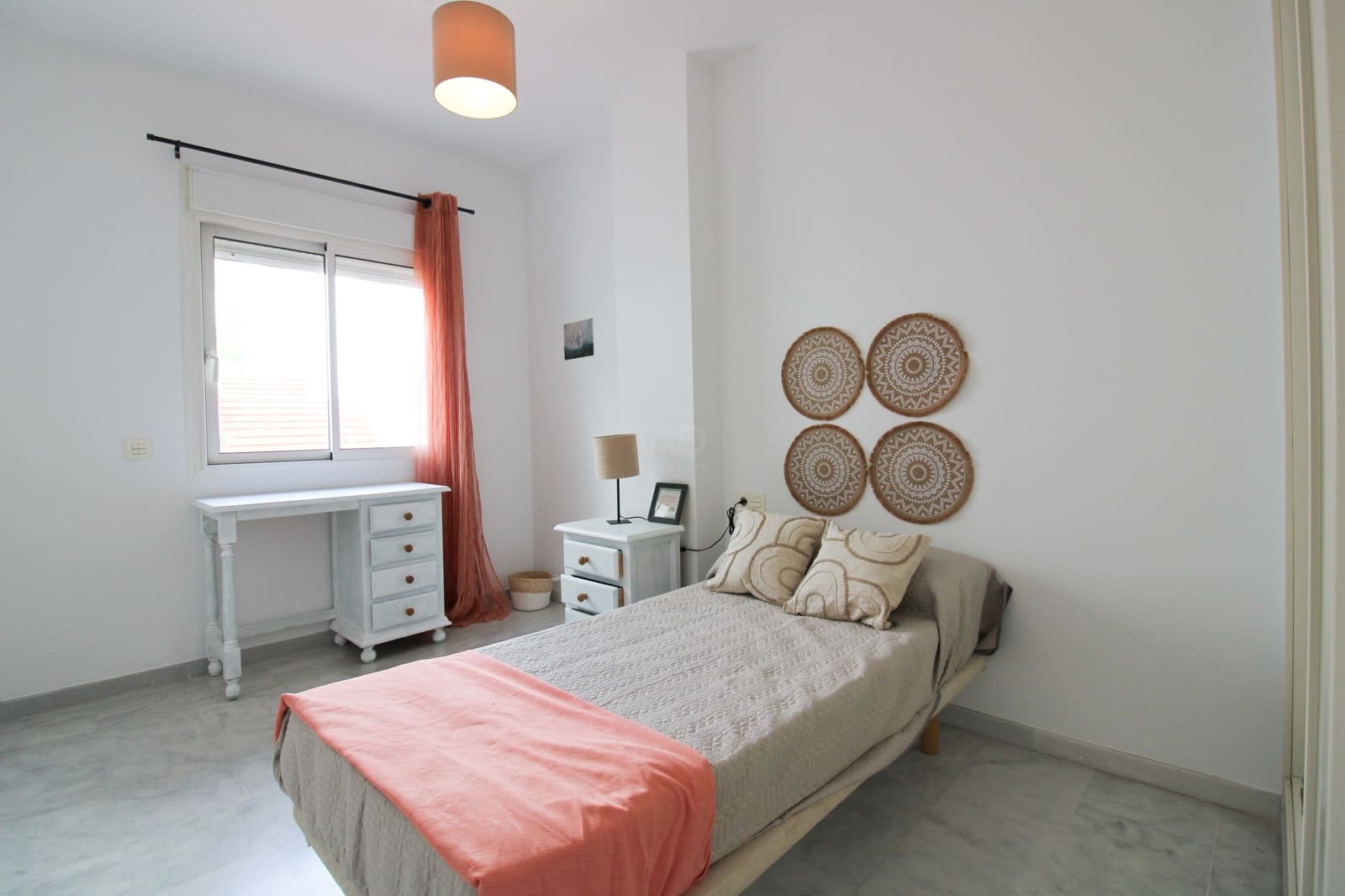 3 soverom Leilighet til salgs i Estepona med svømmebasseng garasje - € 315 000 (Ref: 9989130)