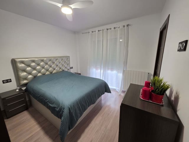 Apartamento de 3 habitaciones en Calasparra en venta con garaje - 93.000 € (Ref: 9989131)