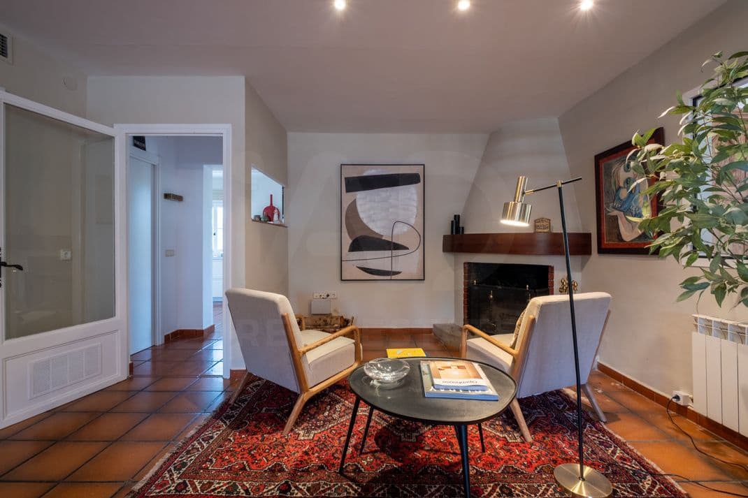 3 slaapkamer Villa te koop in Lerid stad met zwembad garage - € 1.550.000 (Ref: 9989132)