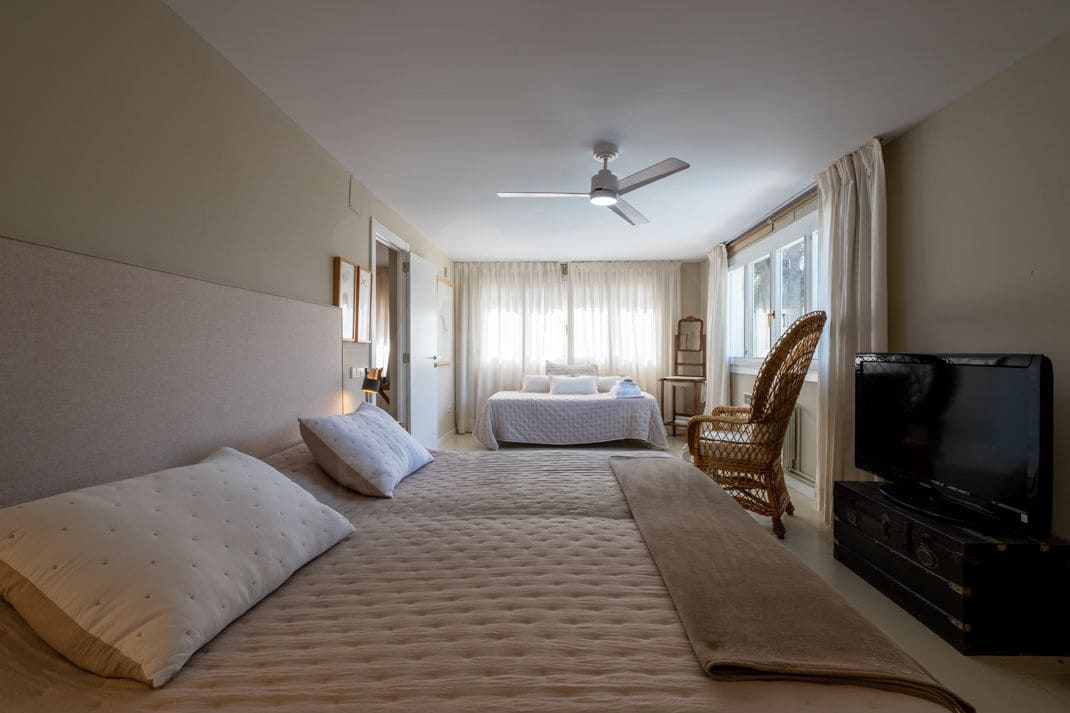 3 slaapkamer Villa te koop in Lerid stad met zwembad garage - € 1.550.000 (Ref: 9989132)