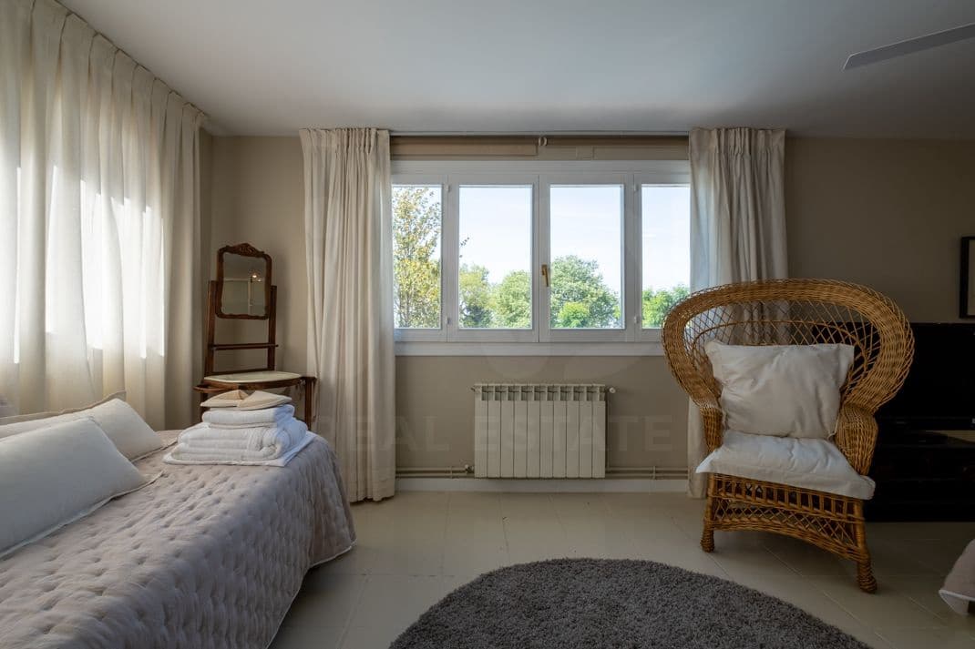 3 slaapkamer Villa te koop in Lerid stad met zwembad garage - € 1.550.000 (Ref: 9989132)