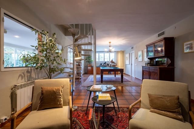 3 slaapkamer Villa te koop in Lerid stad met zwembad garage - € 1.550.000 (Ref: 9989132)