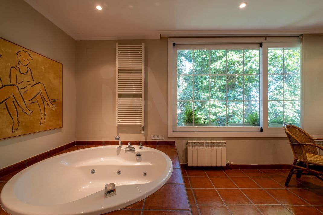 3 slaapkamer Villa te koop in Lerid stad met zwembad garage - € 1.550.000 (Ref: 9989132)