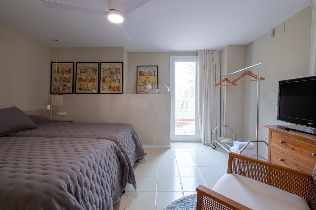 3 slaapkamer Villa te koop in Lerid stad met zwembad garage - € 1.550.000 (Ref: 9989132)
