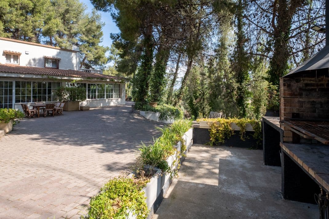 3 slaapkamer Villa te koop in Lerid stad met zwembad garage - € 1.550.000 (Ref: 9989132)