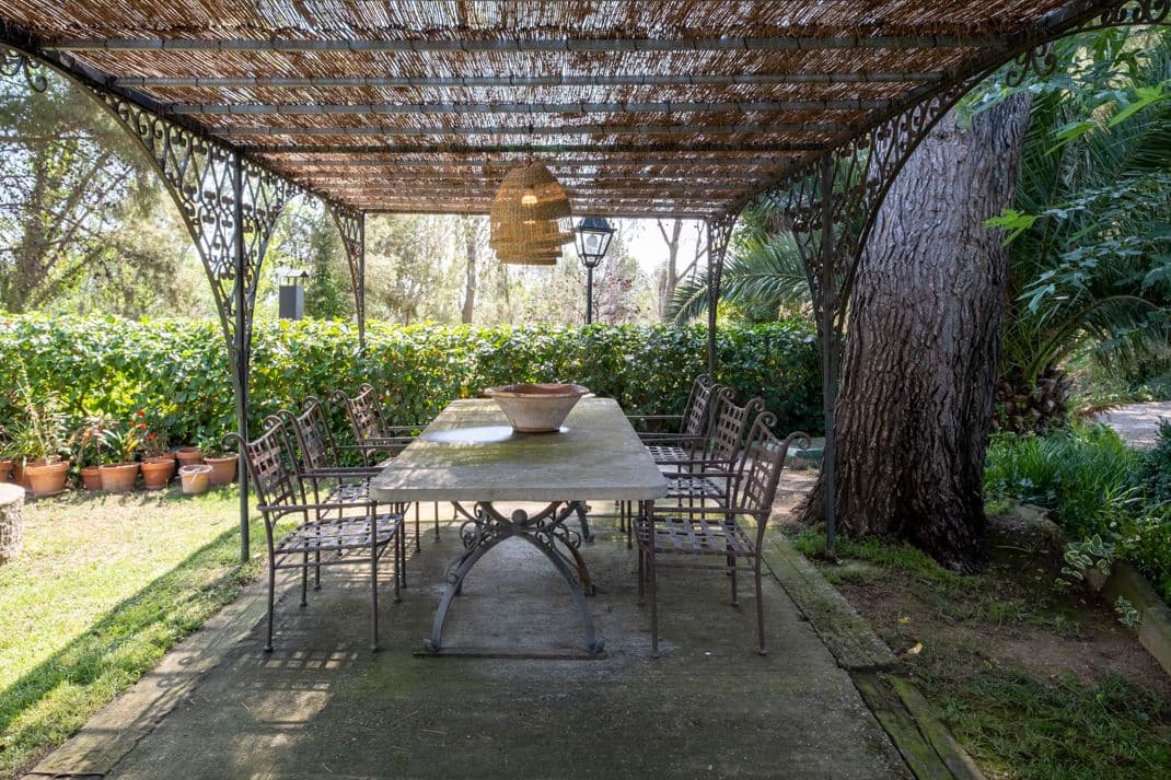 3 slaapkamer Villa te koop in Lerid stad met zwembad garage - € 1.550.000 (Ref: 9989132)