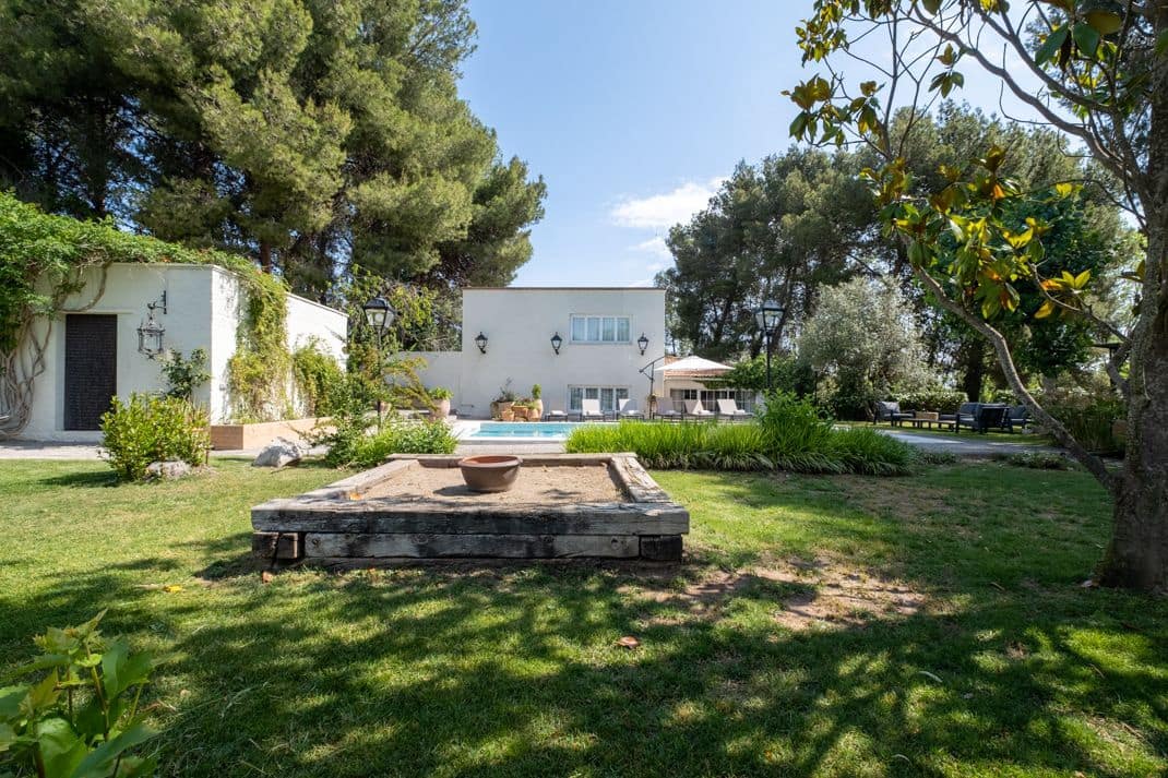 3 slaapkamer Villa te koop in Lerid stad met zwembad garage - € 1.550.000 (Ref: 9989132)