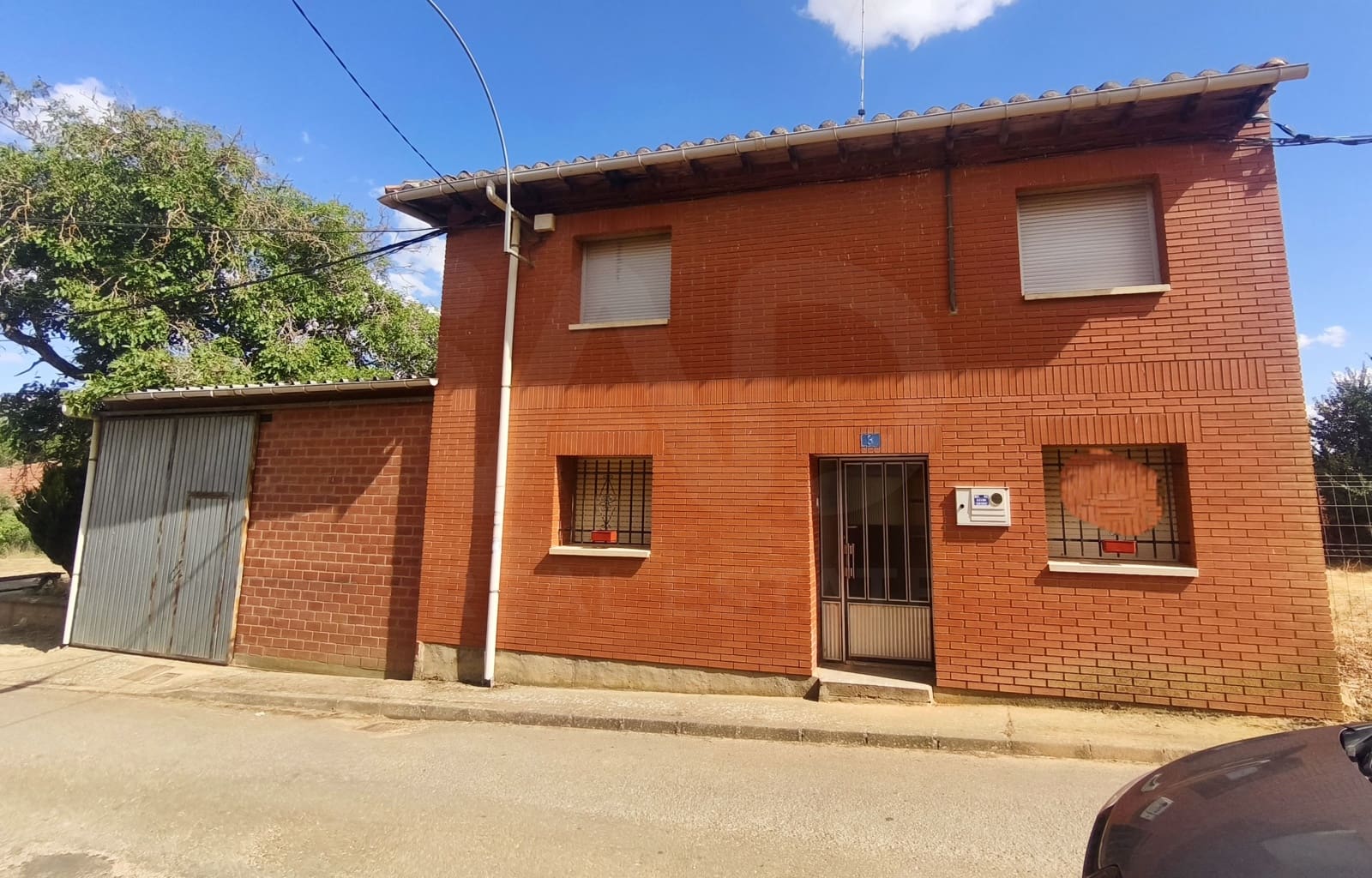 2 sypialnia Finka/Dom wiejski na sprzedaż w Villamartin de Don Sancho z garażem - 39 900 € (Ref: 9989136)