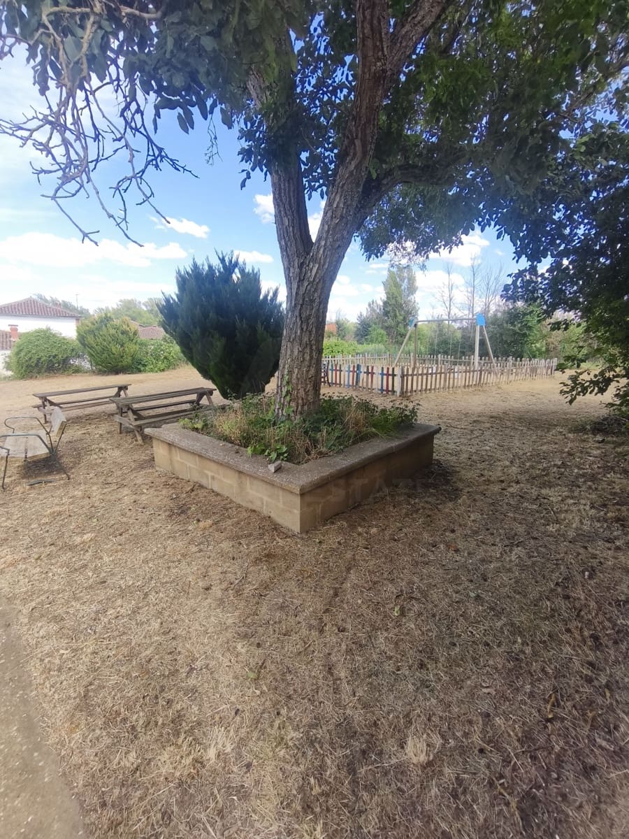 2 sypialnia Finka/Dom wiejski na sprzedaż w Villamartin de Don Sancho z garażem - 39 900 € (Ref: 9989136)