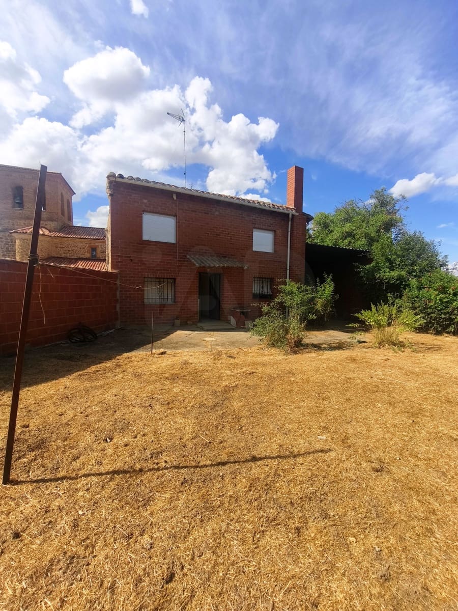 2 sypialnia Finka/Dom wiejski na sprzedaż w Villamartin de Don Sancho z garażem - 39 900 € (Ref: 9989136)