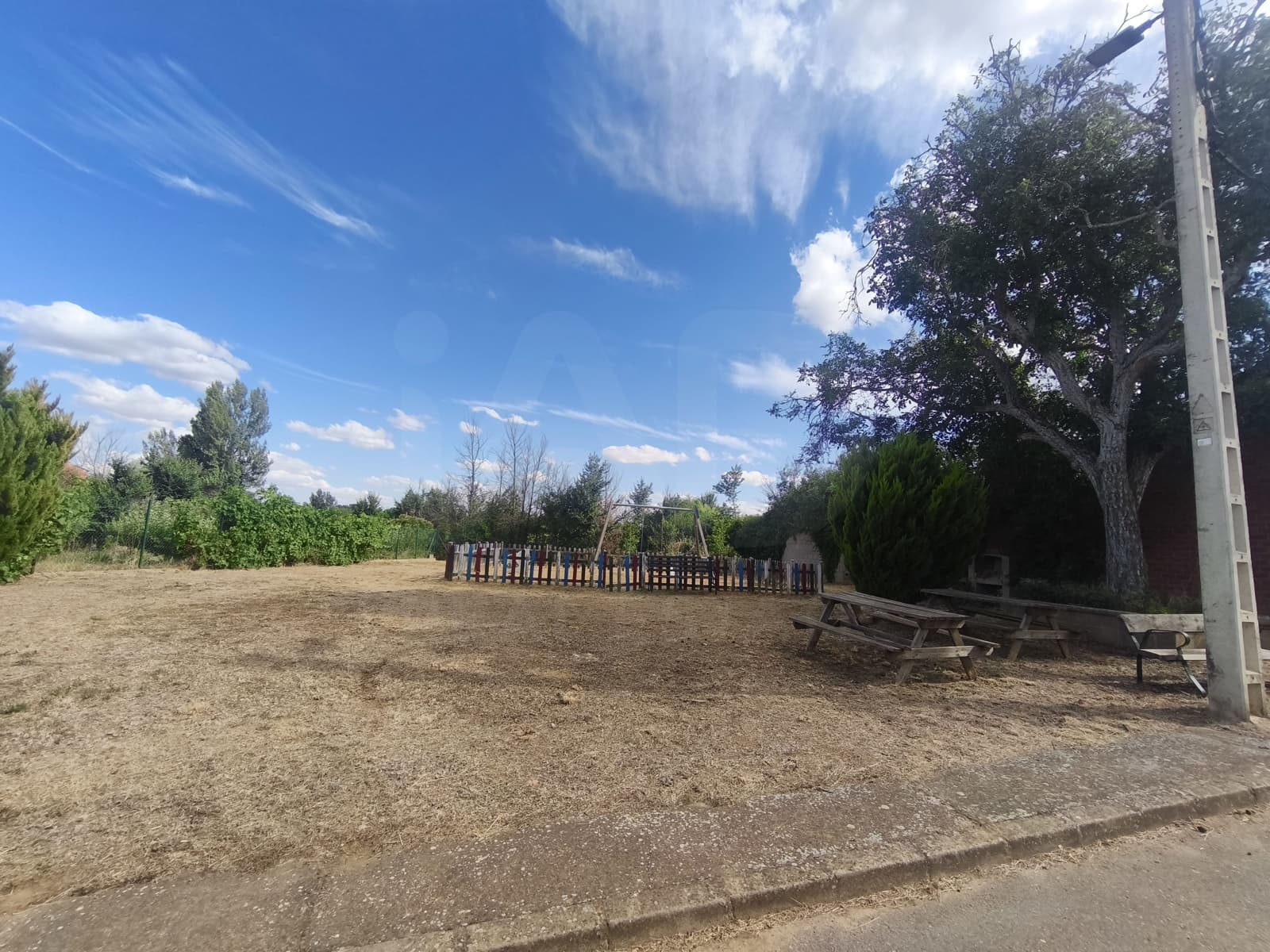 2 sypialnia Finka/Dom wiejski na sprzedaż w Villamartin de Don Sancho z garażem - 39 900 € (Ref: 9989136)