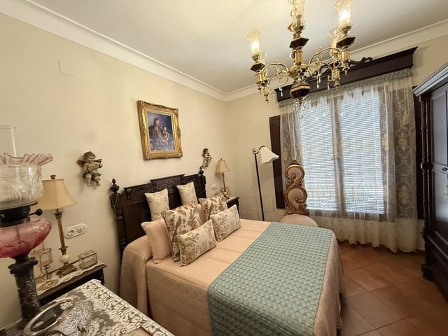 4 slaapkamer Huis te koop in Huelva stad - € 309.000 (Ref: 9989138)