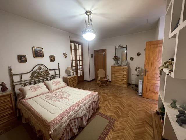 5 sypialnia Willa na sprzedaż w Miasto Almería z garażem - 350 000 € (Ref: 9989139)