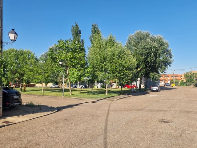 7 soverom Finca/Herregård til salgs i Leon by - € 160 000 (Ref: 9989142)