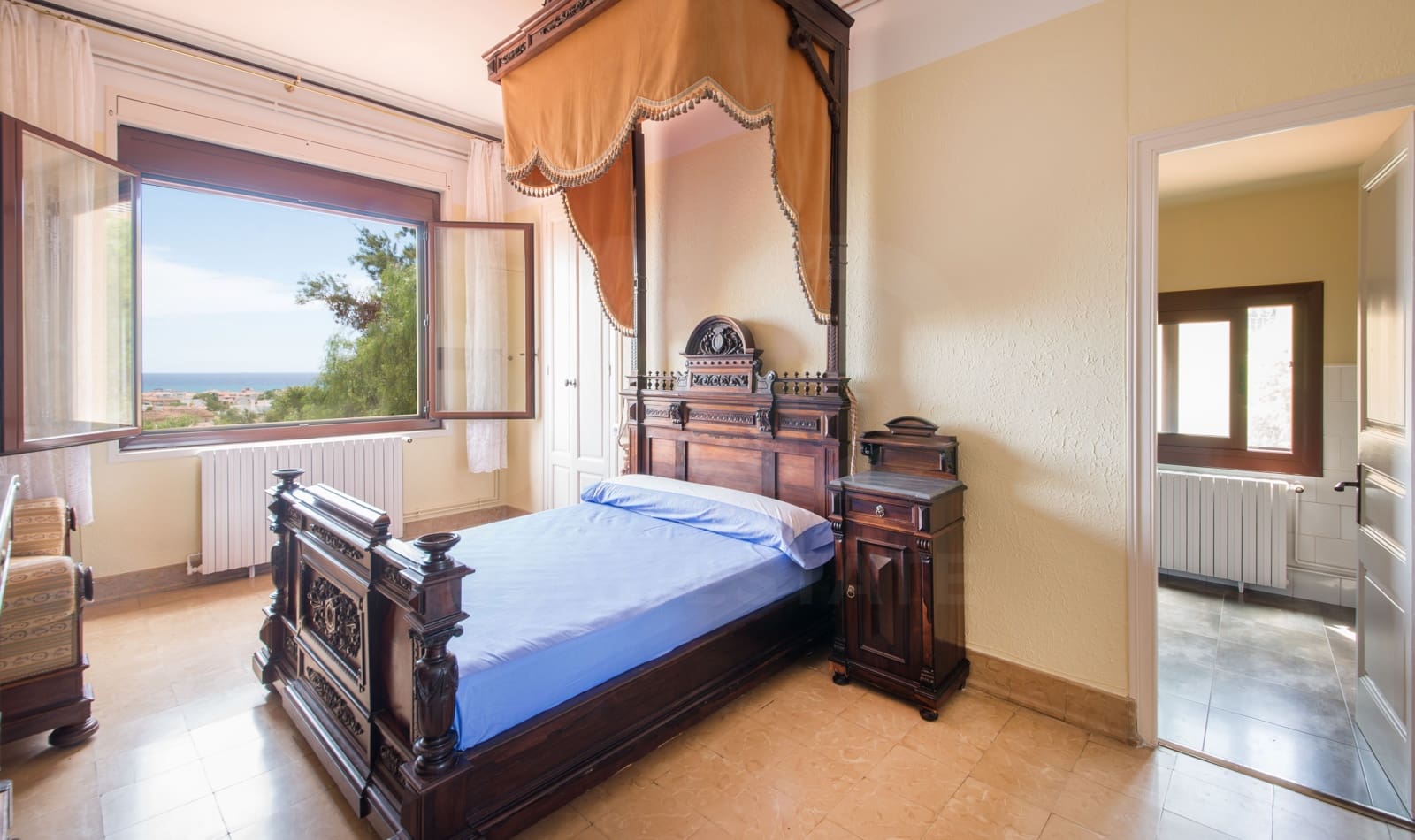 8 soverom Villa til salgs i Tarragona by med svømmebasseng garasje - € 4 300 000 (Ref: 9989144)