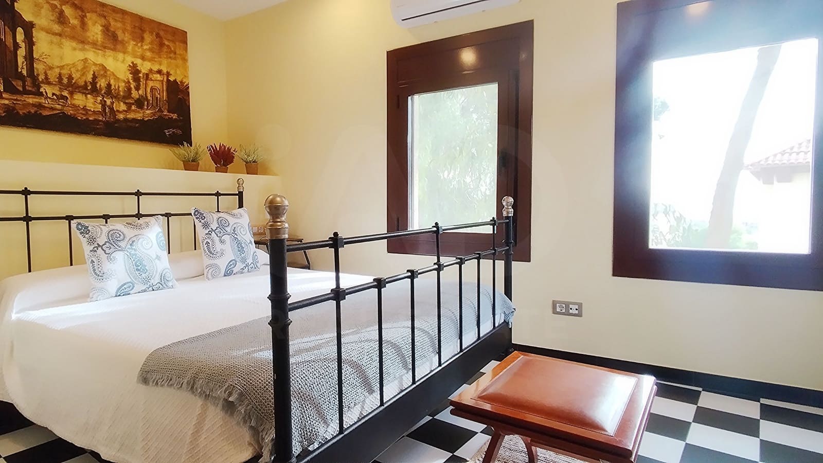 8 soverom Villa til salgs i Tarragona by med svømmebasseng garasje - € 4 300 000 (Ref: 9989144)