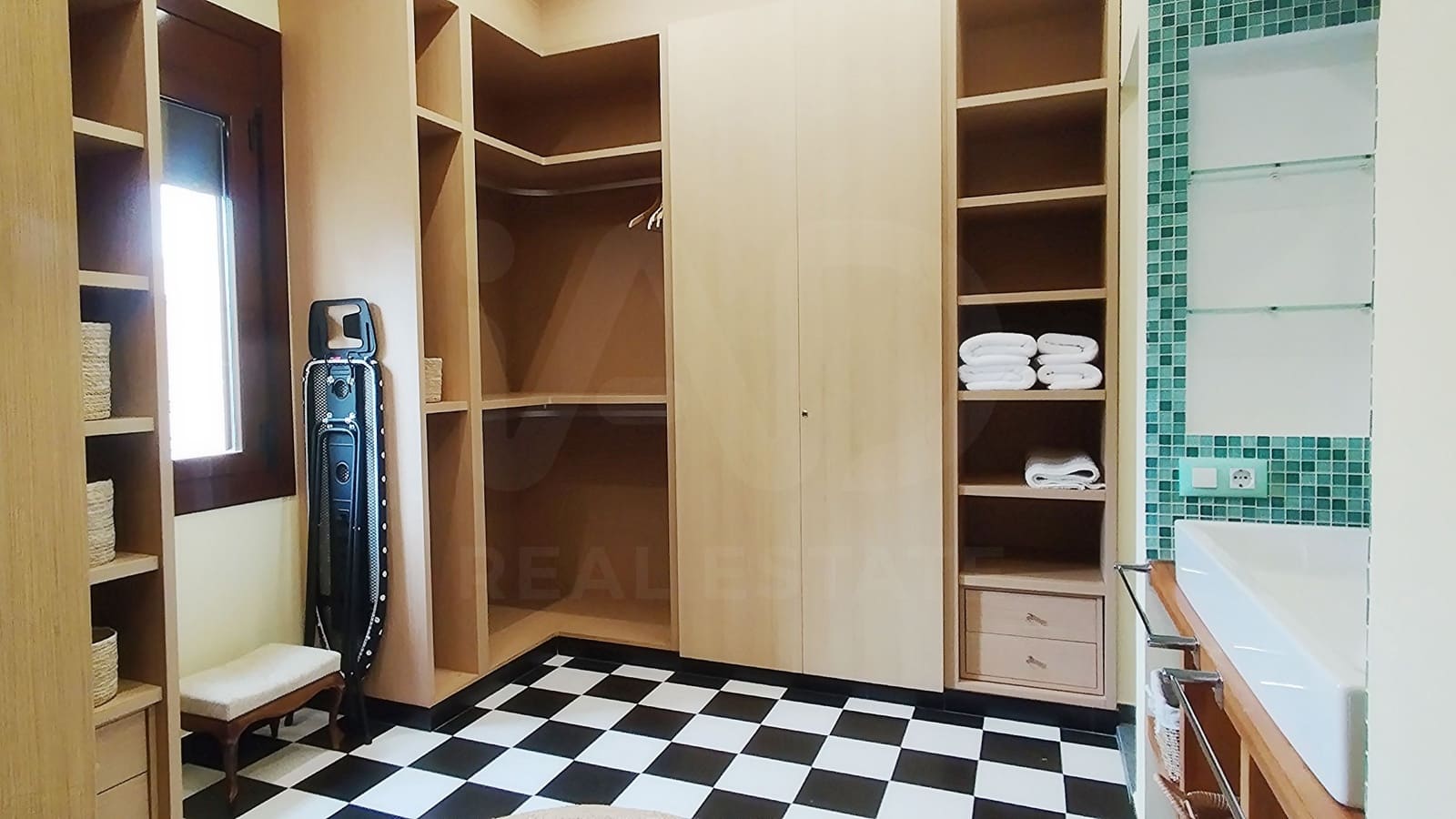 8 soverom Villa til salgs i Tarragona by med svømmebasseng garasje - € 4 300 000 (Ref: 9989144)