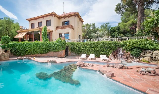 8 soverom Villa til salgs i Tarragona by med svømmebasseng garasje - € 4 300 000 (Ref: 9989144)