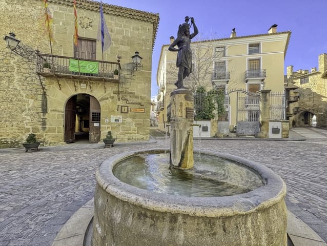 6 quarto Casa em Banda para venda em Teruel cidade - 99 000 € (Ref: 9989145)